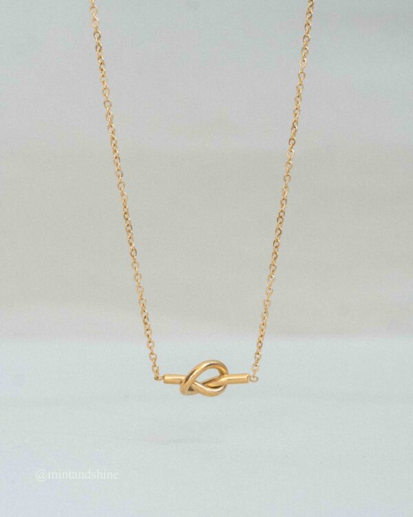 Knot Necklace