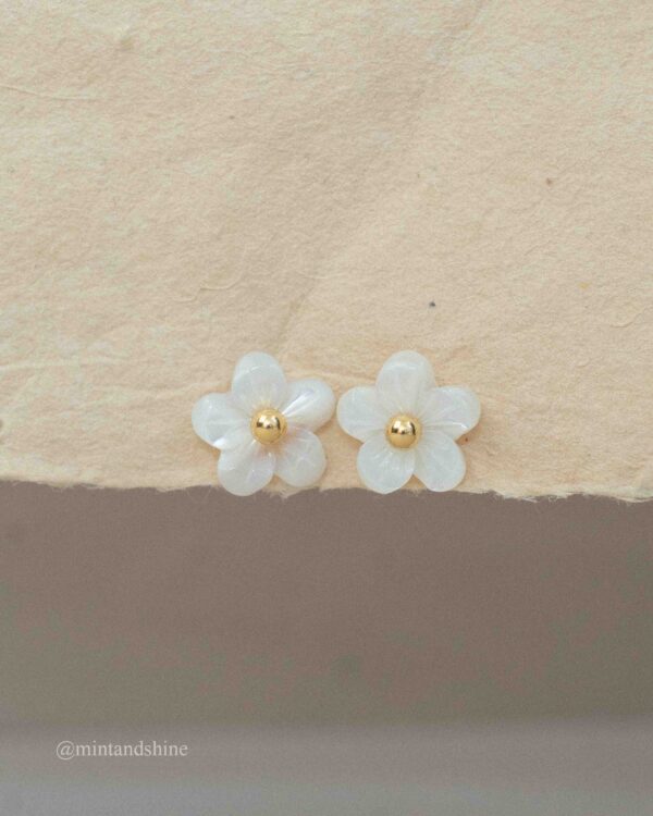 Lily Earrings