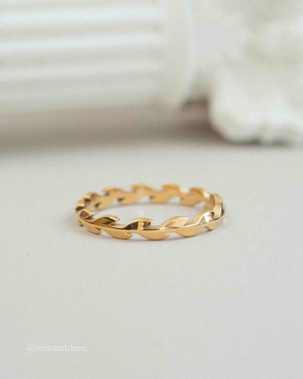 Leafy Ring